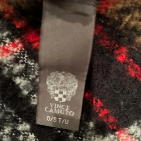 Triangle scarf - Picture 3 of 3